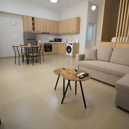 B&k Elegant Studio! Your Beachfront Escape! *